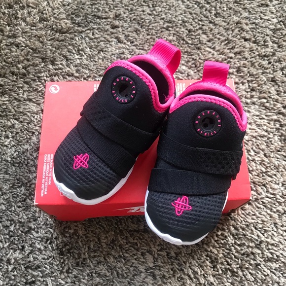 black pink huaraches